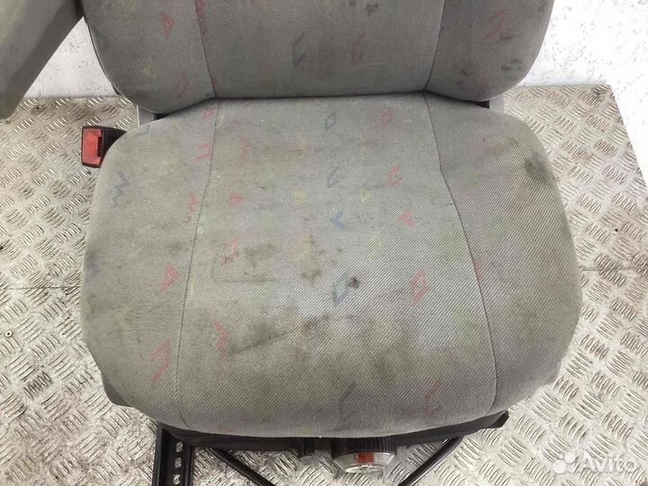 Сиденье переднее левое Volkswagen Crafter