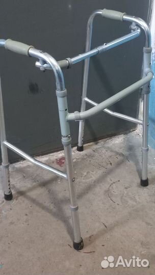 Ходунки для взрослых шагающие