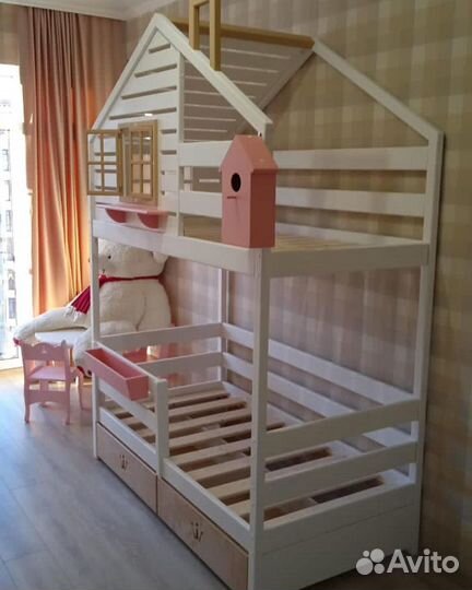 Двухъярусная кроватка 