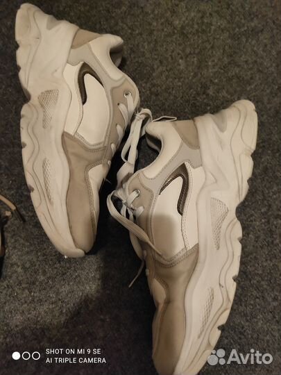 Кроссовки женские