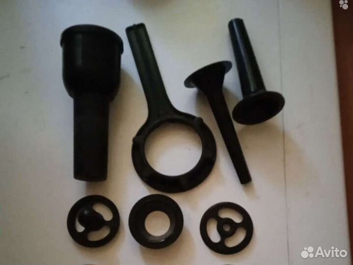 Запчасти от электрической мясорубки