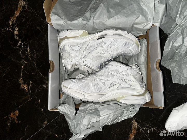 Balenciaga runner