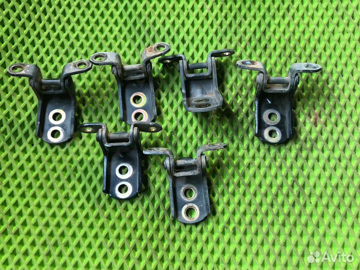 Петля двери nissan almera classic