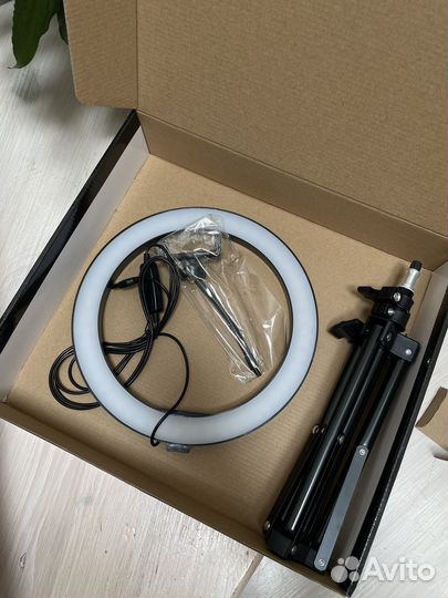 Кольцевая лампа со штативом