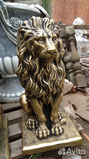 Скульптура Лев