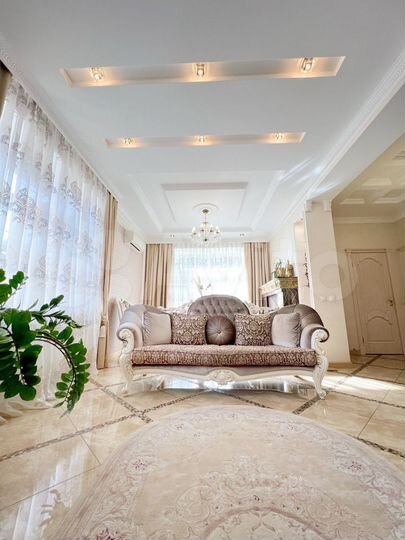 Дом 215 м² на участке 6 сот.