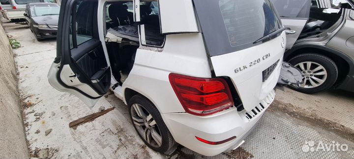 Крыло заднее левое правое Mercedec-Benz GLK X204