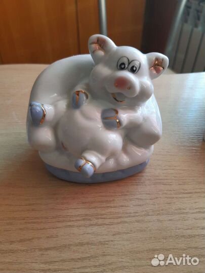 Статуэтки форфоровые