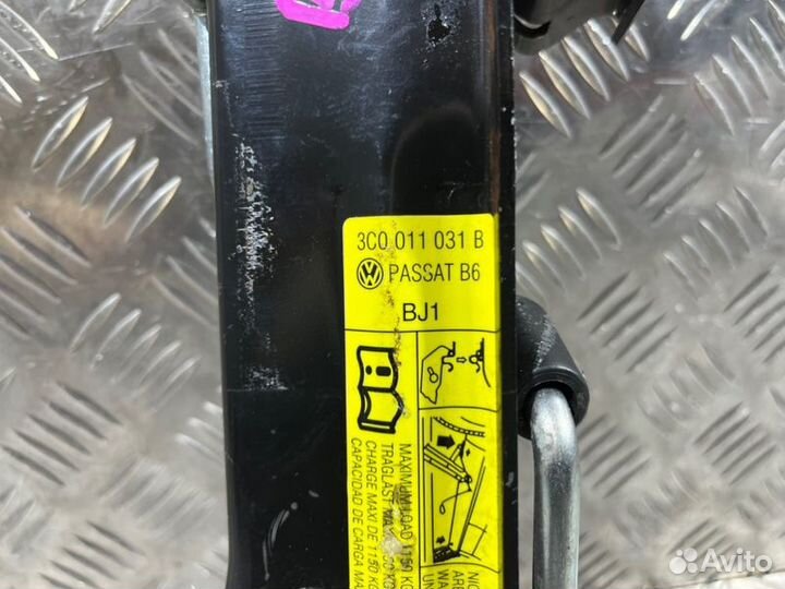 Домкрат Volkswagen Passat B6