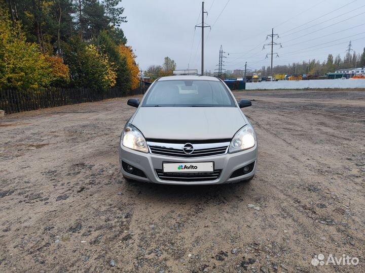 Opel Astra 1.6 МТ, 2011, 248 500 км