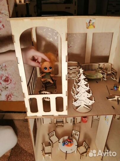 Кукольный домик с мебелью