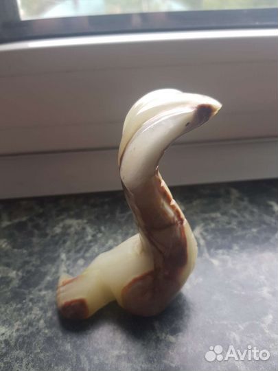 Фигурки из природного камня оникса