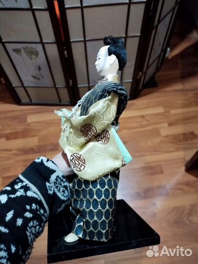 Фигурка самурая на подставке
