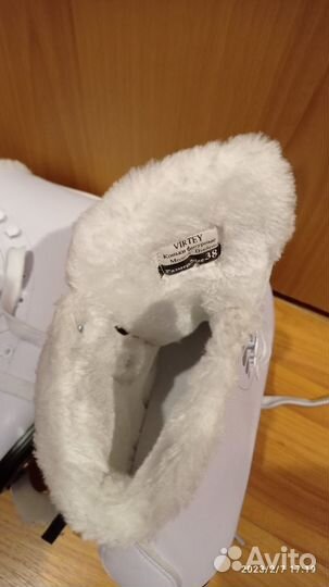 Коньки женские 37 размер