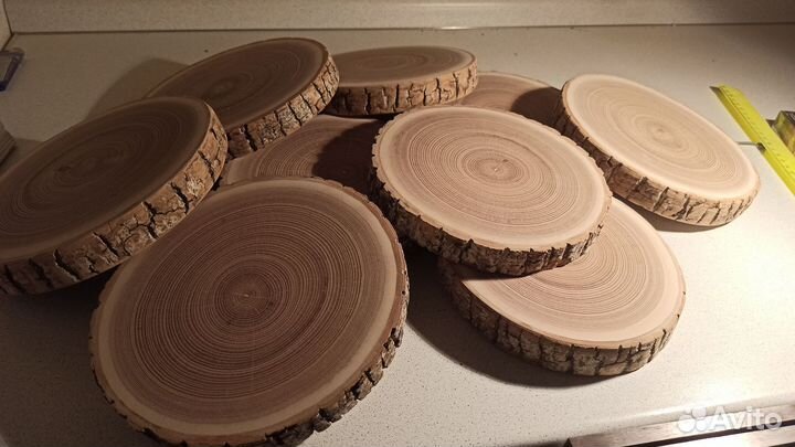 Спил ясеня. Поднос из спила дерева