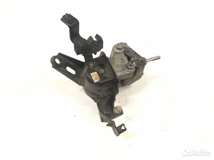 Toyota Corolla E150 королла Опора МКПП Двигателя