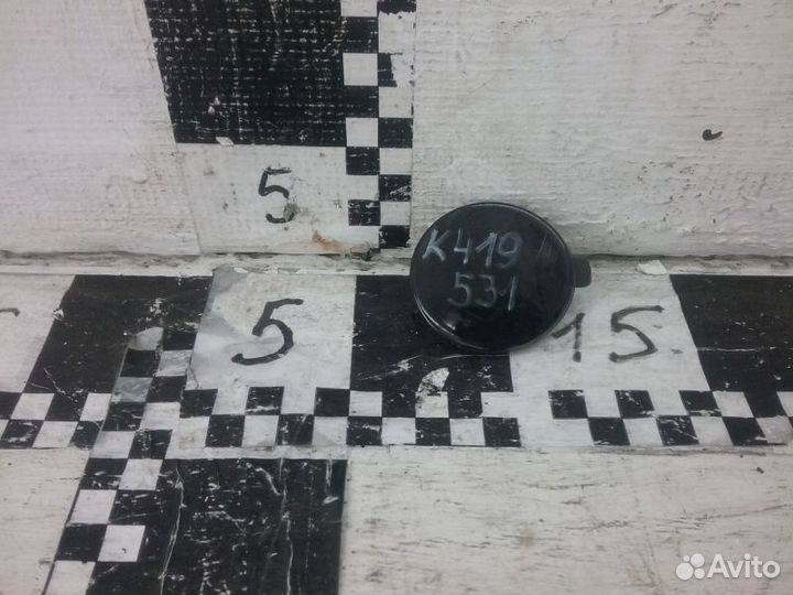 Заглушка буксировочного крюка переднего бампера Volkswagen Tiguan 2