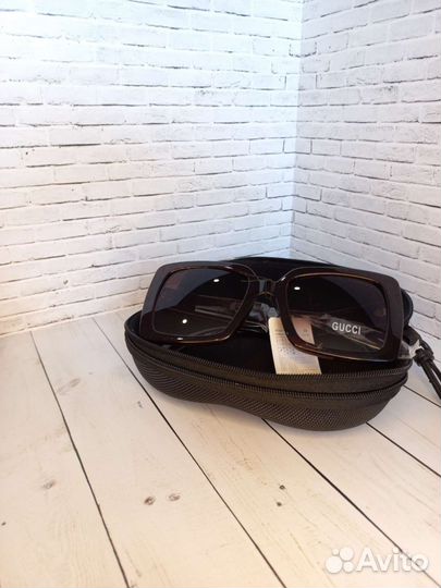 Солнцезащитные очки женские gucci