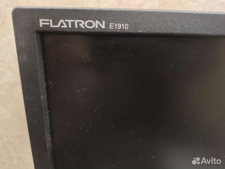 Монитор LG 19