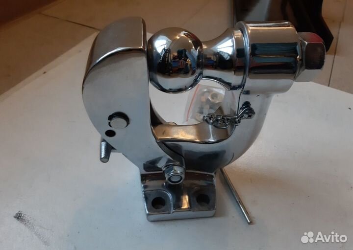 Фаркоп универсальное сцепное устройство хром