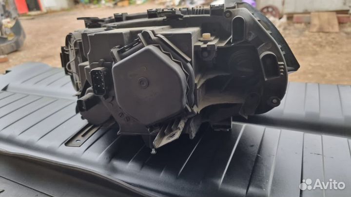 Фара правая би ксенон бмв Х3 Е83 до рест