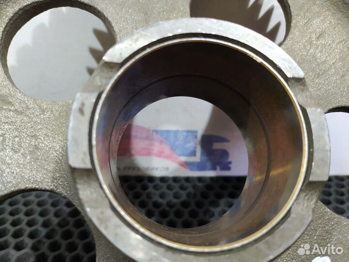 Промежуточная шестерня грм Iveco EuroStar