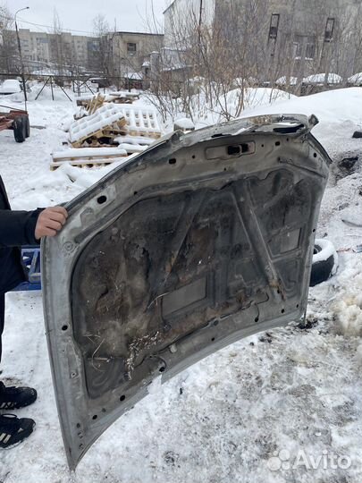 Капот на nissan maxima a33