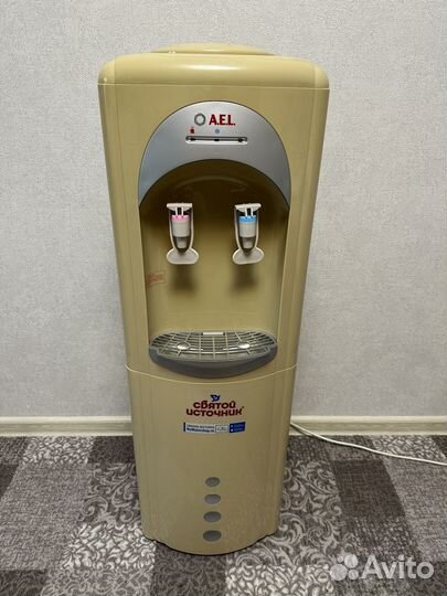 Кулер для воды напольный