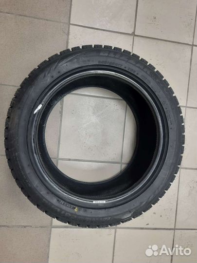 Bridgestone Blizzak VRX 245/45 R17 92