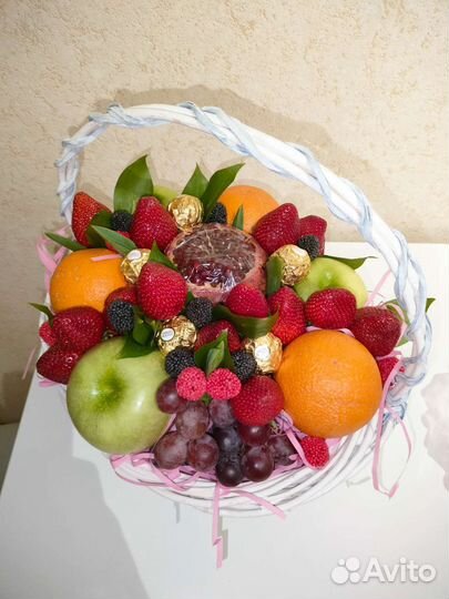 Сладкие букеты из конфет доставка