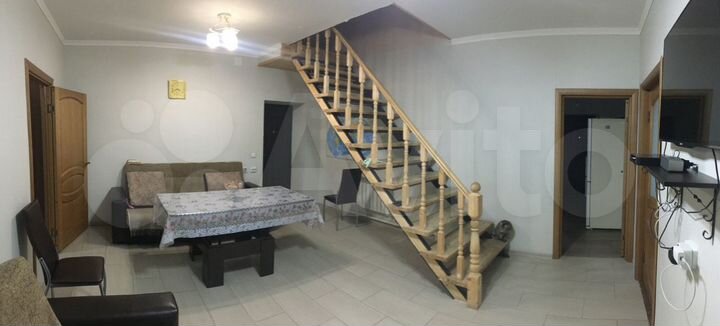 Коттедж 280 м² на участке 10 сот.