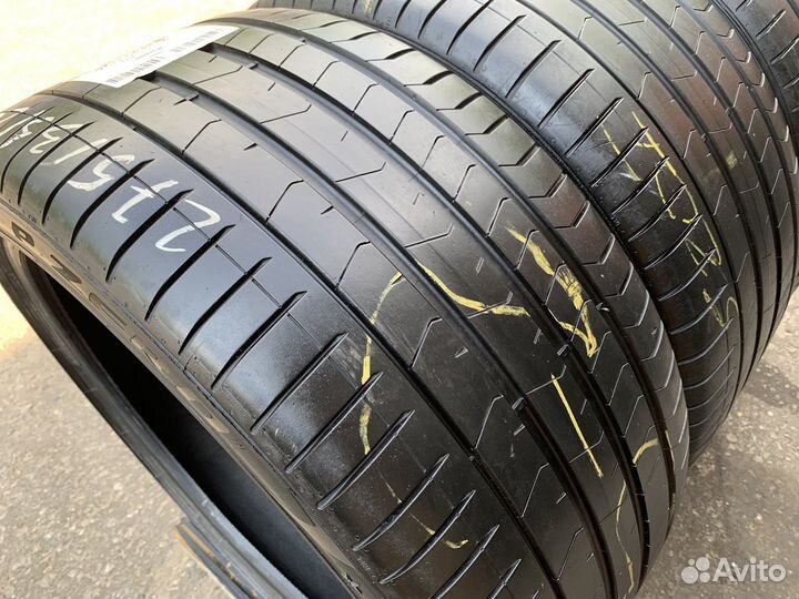 Pirelli P Zero PZ4 275/35 R20 и 245/40 R20