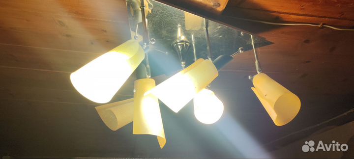 Продаю люстры