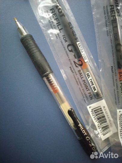 Ручка шариковая фирменная, разные канцтовары