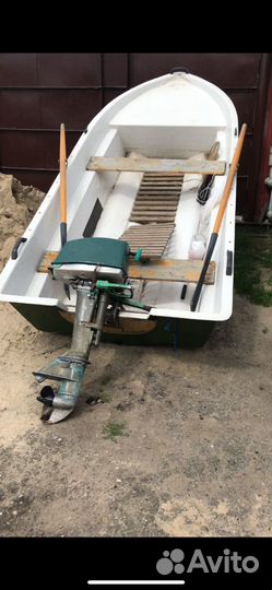 Лодка с мотором