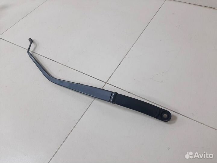 Поводок стеклоочистителя передний правый Nissan Al