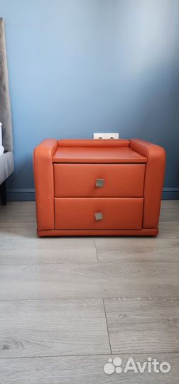 Тумба прикроватная