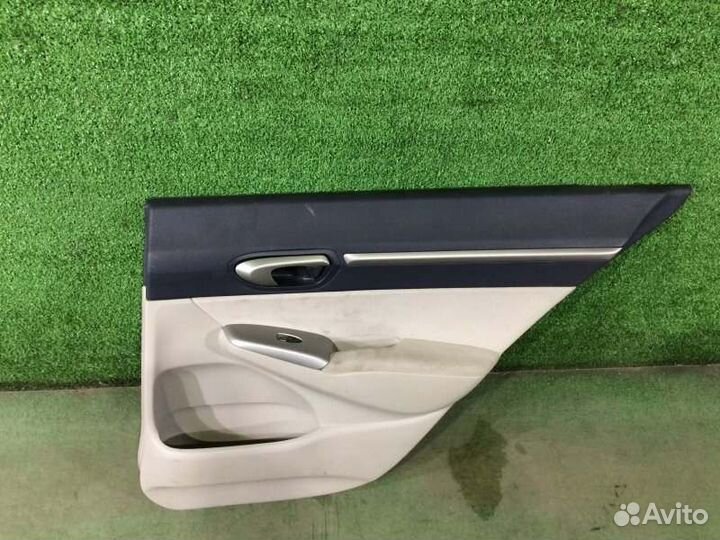 Обшивка двери задняя правая Honda Civic FD3 LDA