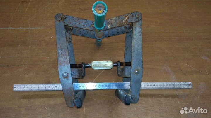 Захват для переноски аккумуляторов