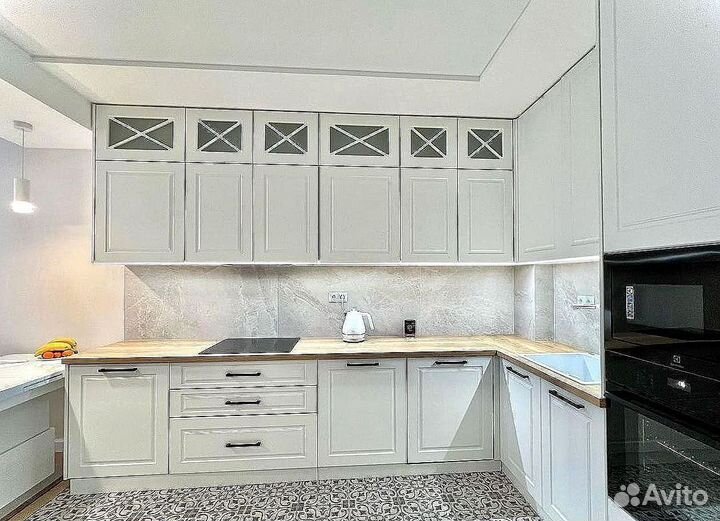 Кухня до потолка