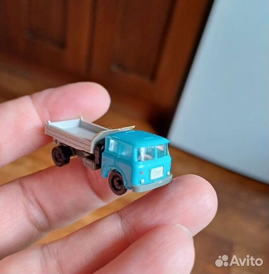 Игрушки машинки ГДР