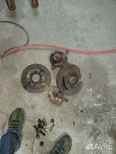 Кулак ступица на рено кангу 1