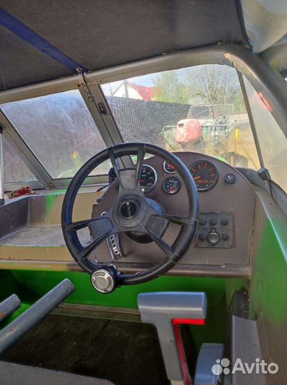 Лодка виндбот