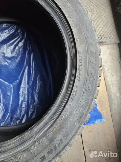 Bridgestone Blizzak Spike-01 215/55 R17