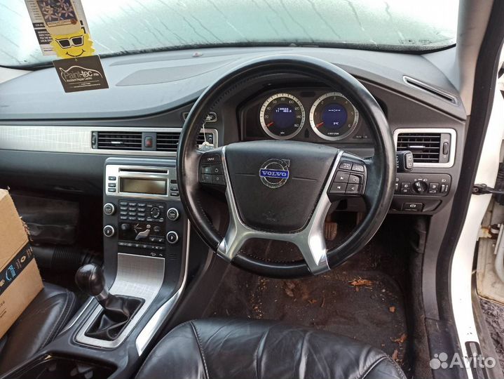 Фонарь крышки багажника левый Volvo XC70 3 2011