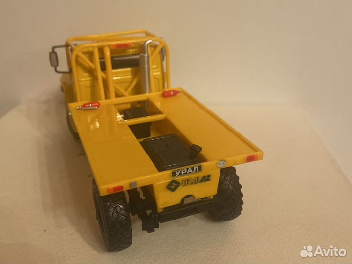 Модель автомобиляурал-43206 1:43 деа