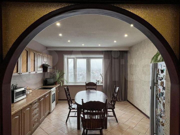 4-к. квартира, 121 м², 13/16 эт.