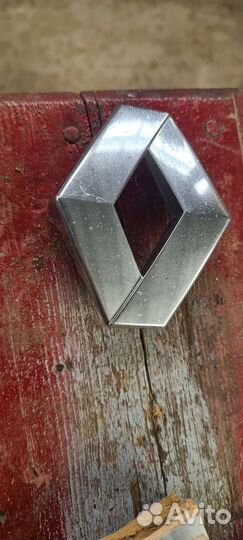 Эмблема передняя renault logan 1 рено логан 1