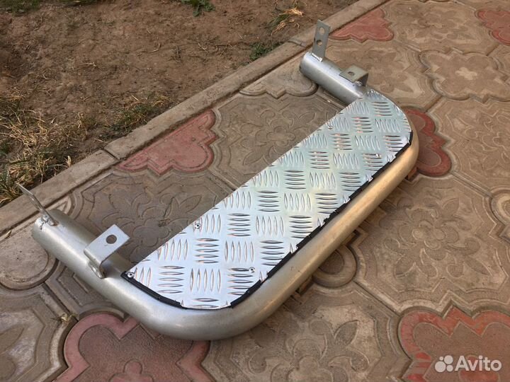 Задняя подножка нива шевроле