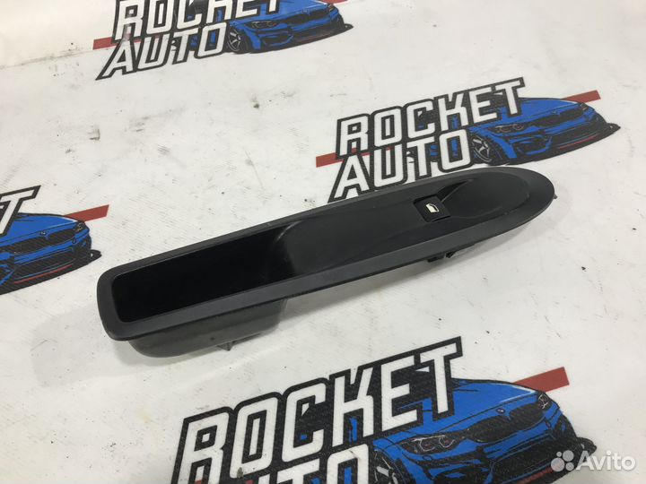 Кнопка стеклоподъемника передняя правая Citroen C4